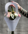 Agrega bolsa regalo papel para flores